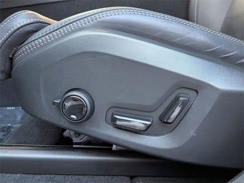 Certified 2022 Volvo XC60 B5 Inscription w/ Advanced Package image 14