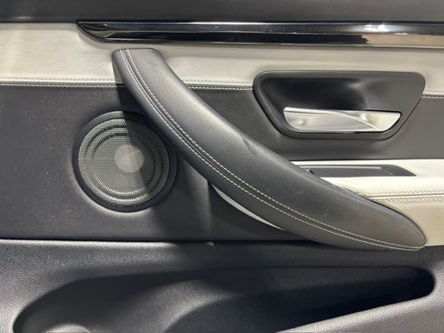 Used 2016 BMW M4 Convertible RWD image 27