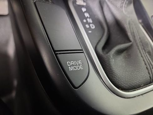 Certified 2025 Kia Soul LX w/ LX Technology Package FWD image 23