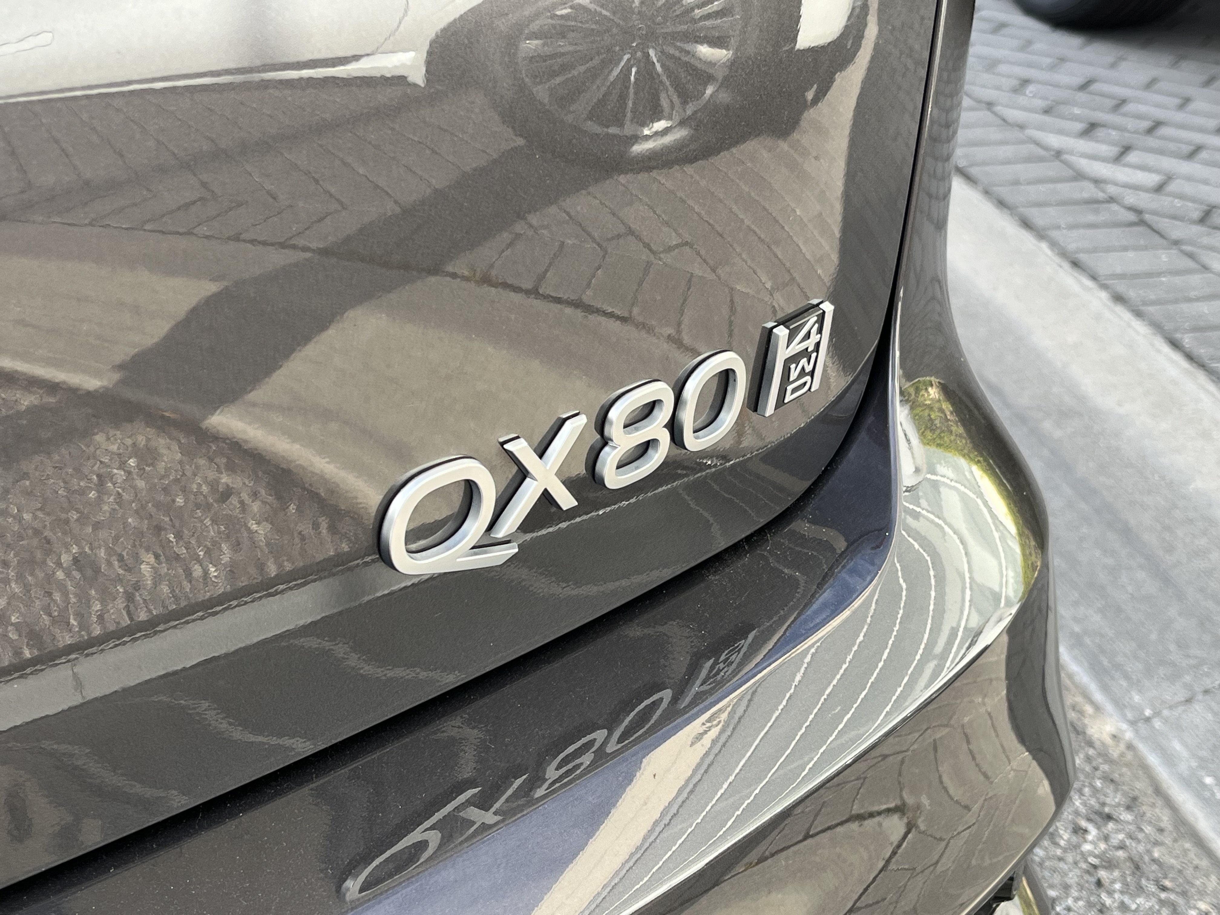 Used 2025 INFINITI QX80 Sensory AWD/4WD image 9