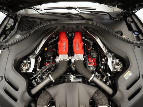 Certified 2019 Ferrari Portofino image 32