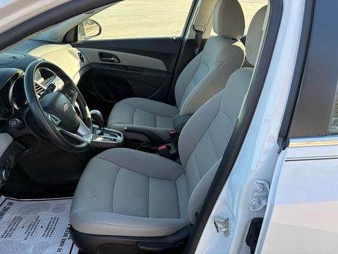 Used 2014 Chevrolet Cruze LT image 35