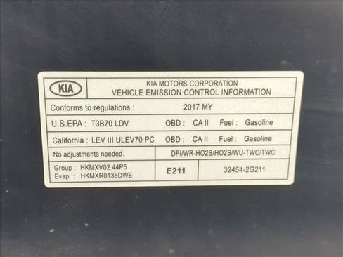Used 2017 Kia Sorento FWD image 25