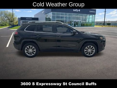 Used 2019 Jeep Cherokee Latitude Plus w/ Cold Weather Group AWD/4WD image 6