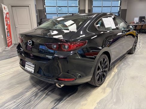 Used 2022 MAZDA MAZDA3 s image 32