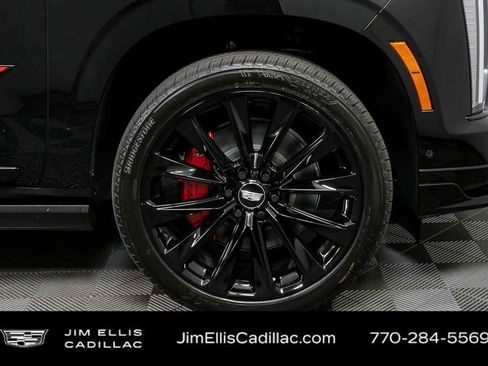 New 2026 Cadillac Escalade V w/ LPO, ONYX Package image 41