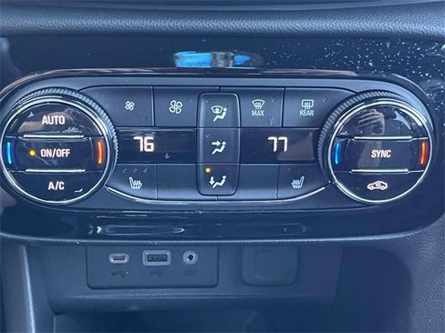 Used 2023 Buick Encore GX Select image 20