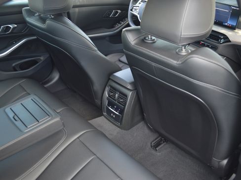 Certified 2025 BMW 330i Sedan RWD image 33