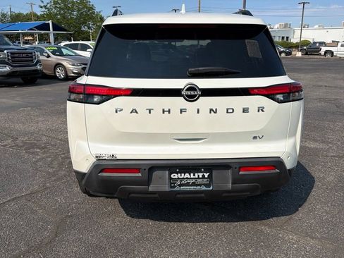 Used 2024 Nissan Pathfinder SV FWD image 3