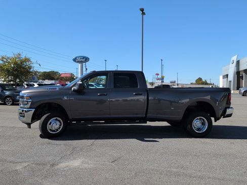 New 2026 RAM 3500 Tradesman image 10