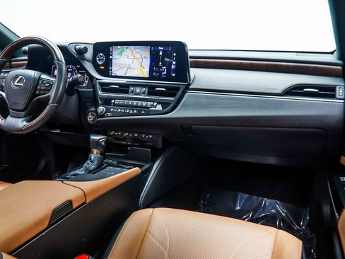 Used 2022 Lexus ES 350 Ultra Luxury w/ Accessory Package 2 FWD image 21