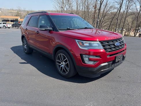 Used 2016 Ford Explorer Sport w/ Equipment Group 401A image 4