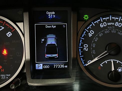 Used 2021 Toyota Tacoma TRD Off-Road w/ TRD Premium Off Road Package image 19