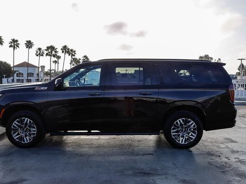 Used 2025 Chevrolet Suburban Z71 AWD/4WD image 14