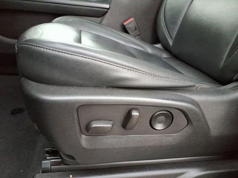 Used 2021 Chevrolet Suburban LT image 14