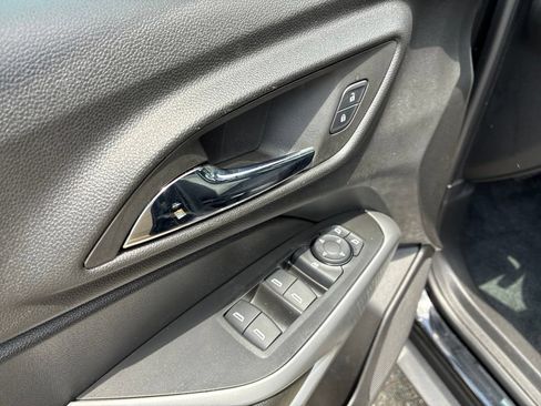 Used 2024 Chevrolet Trax RS FWD image 20