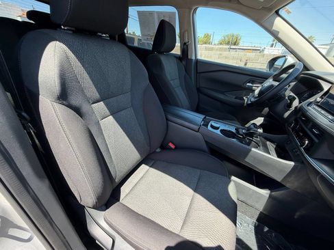 Used 2025 Nissan Rogue SV AWD/4WD image 36