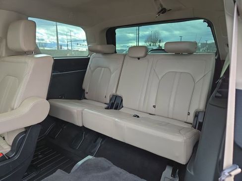 Used 2022 Ford Expedition Limited image 32