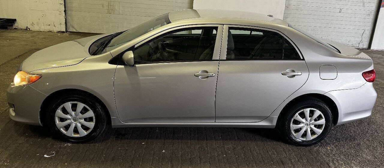Used 2010 Toyota Corolla LE FWD image 7