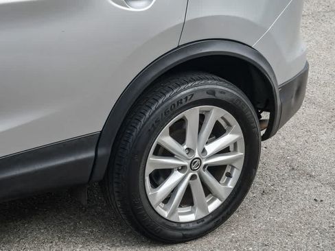 Used 2019 Nissan Rogue Sport S w/ Appearance Package FWD image 11