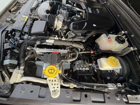 Used 2019 Jeep Wrangler Unlimited Rubicon image 32