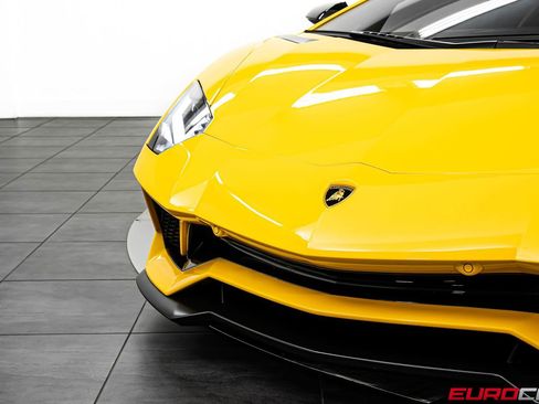 Used 2018 Lamborghini Aventador S AWD/4WD image 12