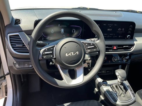 Used 2026 Kia Seltos LX FWD image 12