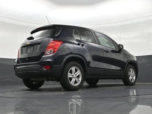 Used 2022 Chevrolet Trax LS AWD/4WD image 27