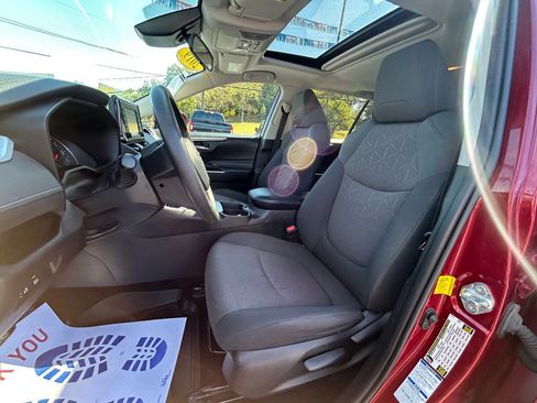 Used 2019 Toyota RAV4 XLE image 12