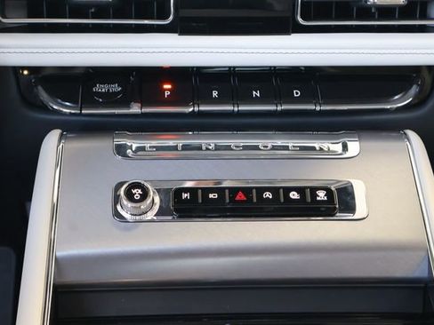New 2025 Lincoln Aviator 2WD w/ Jet Appearance Package image 19