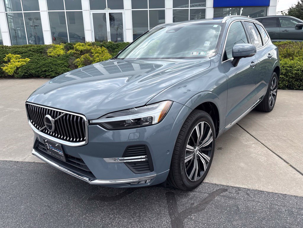Certified 2023 Volvo XC60 B5 Plus AWD/4WD image 3