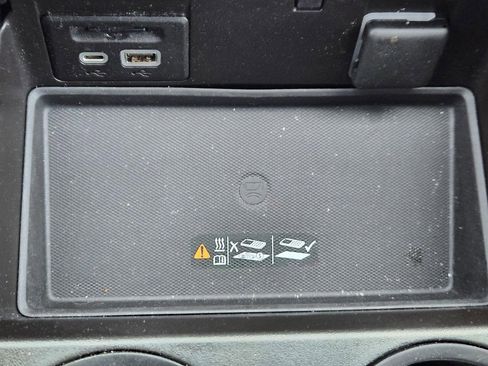 Used 2021 GMC Yukon XL Denali w/ Denali Premium Package image 34