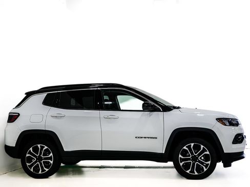 Used 2022 Jeep Compass Limited w/ Sun and Sound Group AWD/4WD image 5