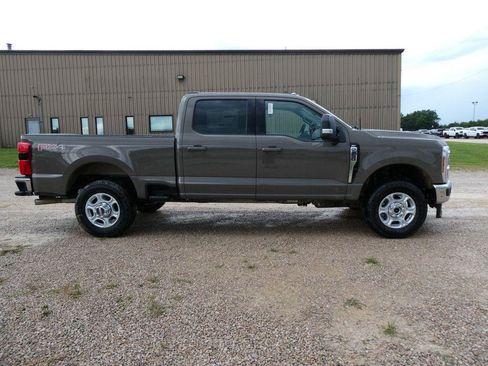 New 2026 Ford F250 XLT w/ XLT Premium Package AWD/4WD image 4