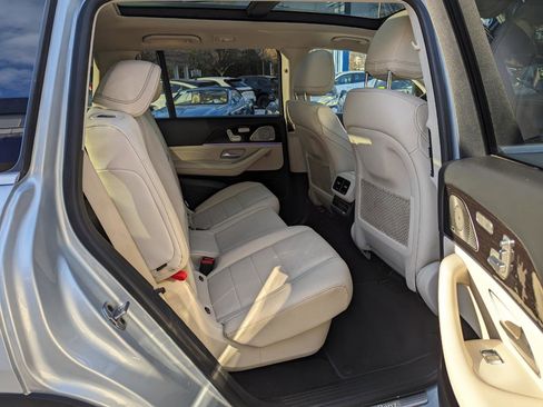 Used 2022 Mercedes-Benz GLS 450 4MATIC image 33