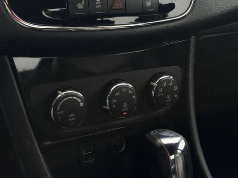 Used 2013 Chrysler 200 Limited w/ Sun/Sound Group FWD image 8