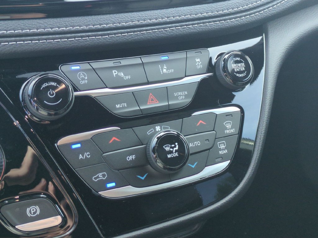 New 2027 Chrysler Pacifica Select FWD image 23