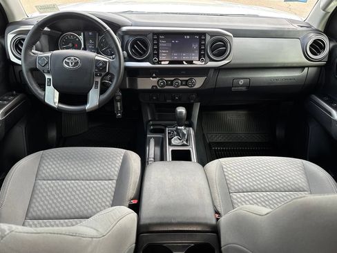 Used 2022 Toyota Tacoma SR5 w/ SR5 Appearance Package (SM) RWD image 9