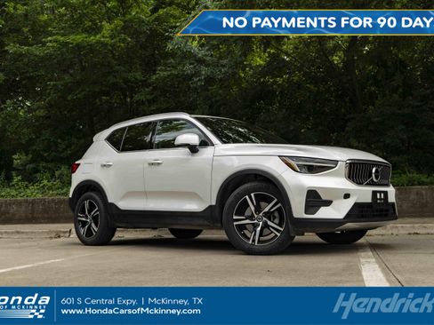 Used 2025 Volvo XC40 B5 Core AWD/4WD image 1
