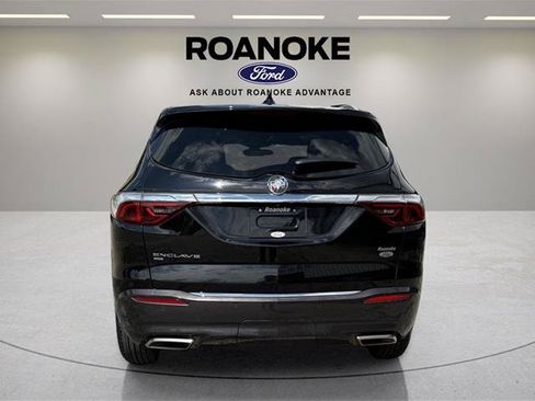 Used 2023 Buick Enclave Essence AWD/4WD image 13