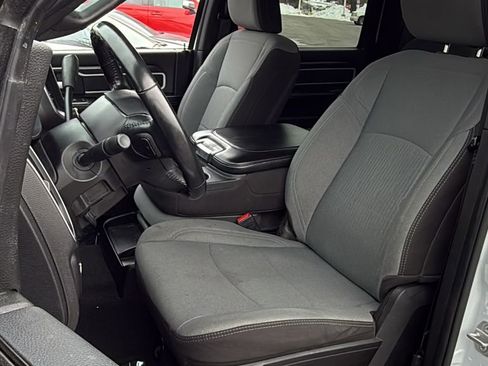 Used 2024 RAM 2500 Big Horn image 25