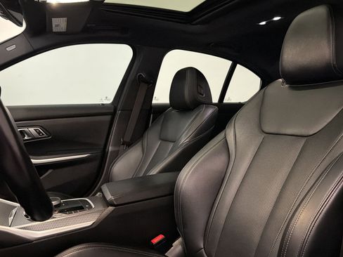 Used 2023 BMW M340i RWD image 15