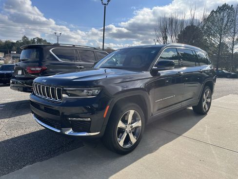 Used 2024 Jeep Grand Cherokee L Limited w/ Luxury Tech Group II image 4