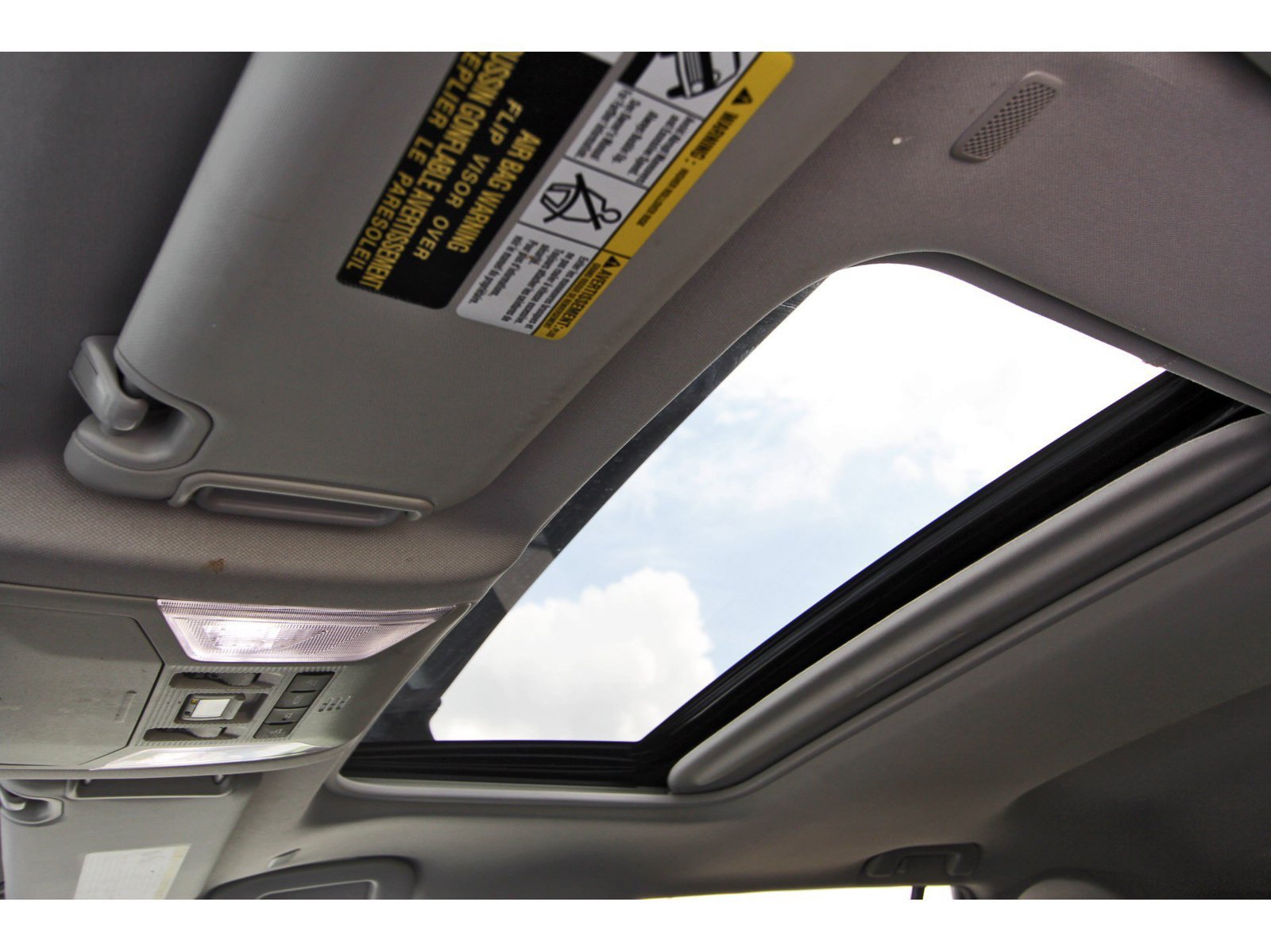 Used 2023 Toyota RAV4 XLE w/ Convenience Package FWD image 31