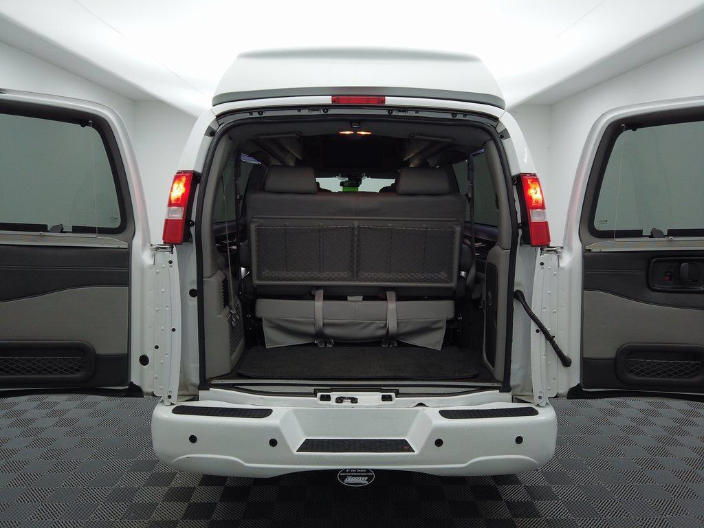 Used 2020 GMC Savana 2500 Extended w/ Enhanced Convenience Package RWD image 6