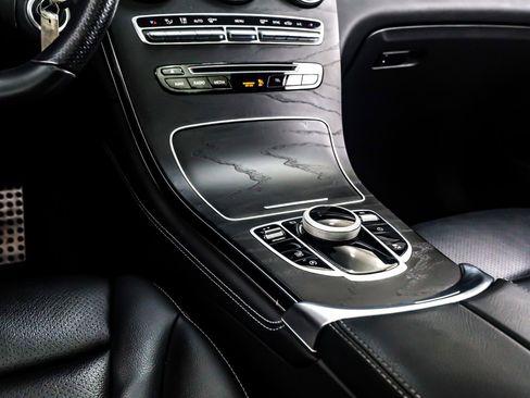 Used 2019 Mercedes-Benz GLC 300 GLC 300 4MATIC Coupe image 6