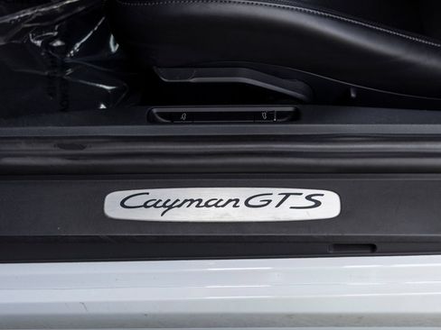 Used 2021 Porsche 718 Cayman GTS RWD image 31