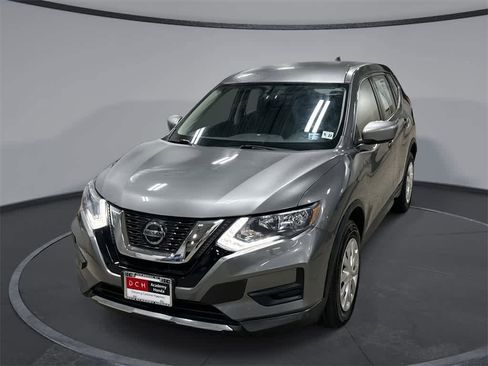 Used 2018 Nissan Rogue S image 1
