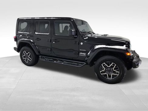 Used 2024 Jeep Wrangler Sahara image 24