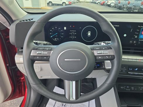 Used 2024 Hyundai Kona Limited FWD image 25